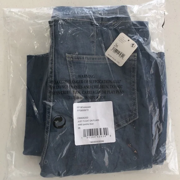 NWT Free People/We The Free Just Float On Flare Jeans in Jericho Blue - Picture 13 of 15